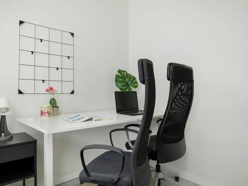 Stylish Apartment for 6 People | 3 Bedrooms | Workspace. – photo 3