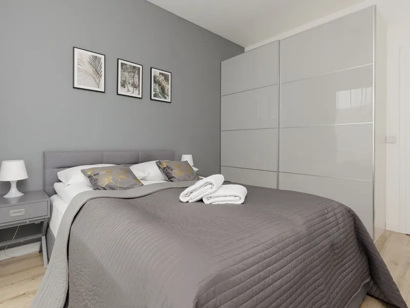 Elegant Apartment in Wola | Private Parking, Close to Metro. – photo 2