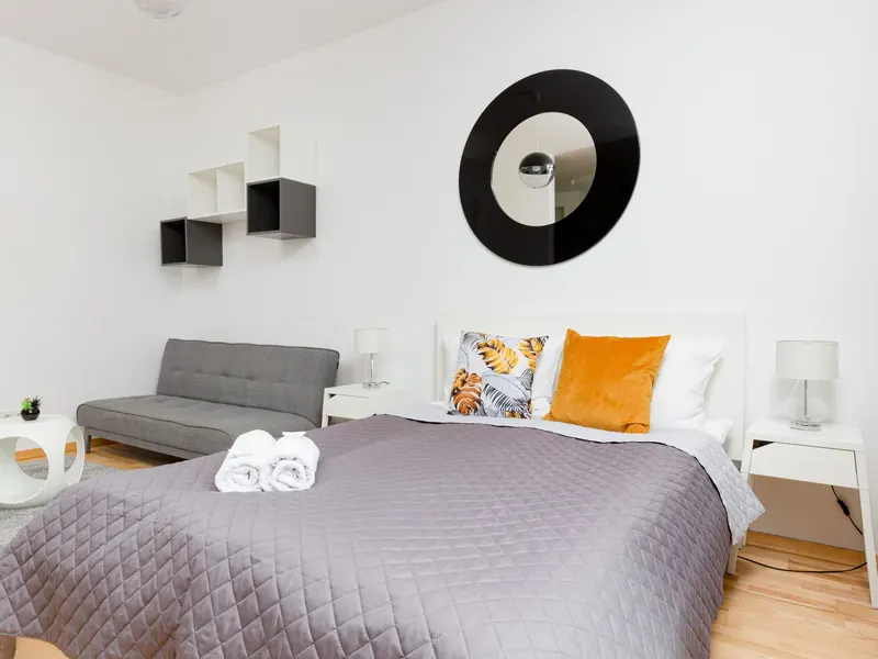 Stylowe Studio w Centrum | Wanna, Balkon, Metro – zdjęcie 1