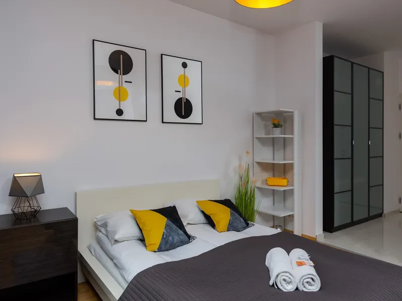 Klimatyczne Studio w Warszawie | Balkon i Parking Podziemny – zdjęcie 2