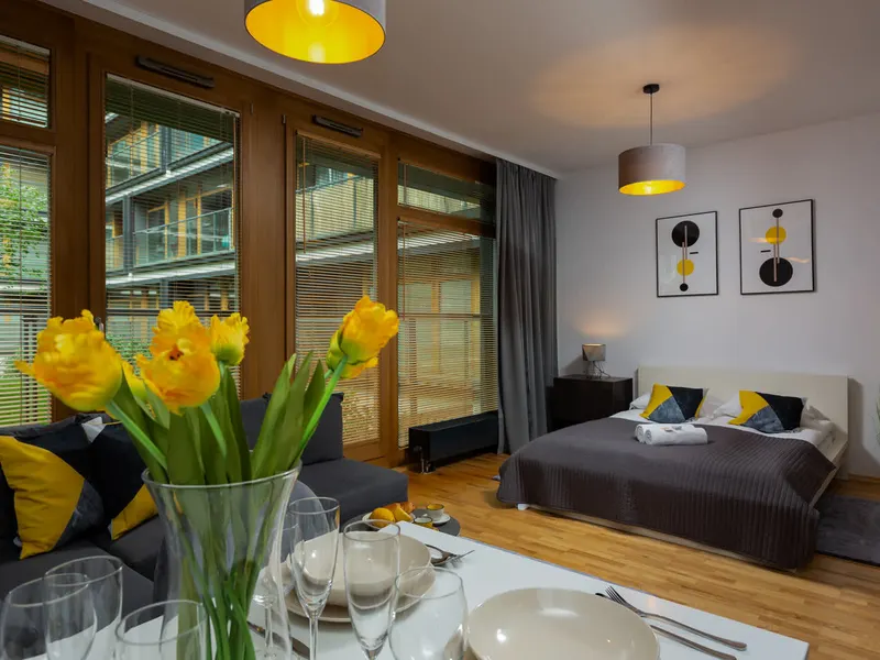 Klimatyczne Studio w Warszawie | Balkon i Parking Podziemny – zdjęcie 4