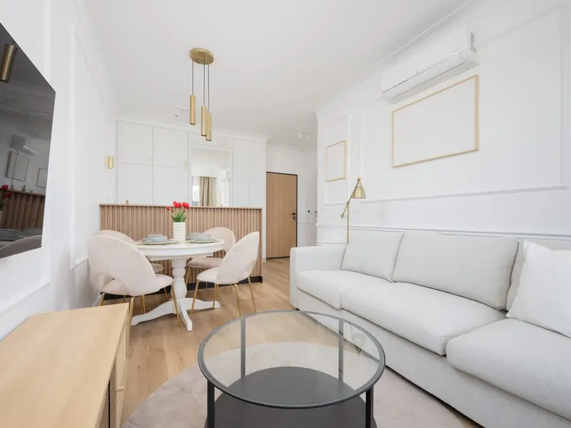 Sunny Apartment | Parking, Balcony and Workspace – photo 4