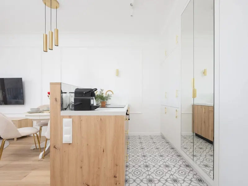 Sunny Apartment | Parking, Balcony and Workspace – photo 5