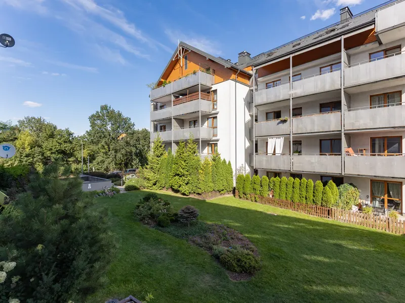 Spacious Apartment in Bemowo | Parking and Balcony – photo 4