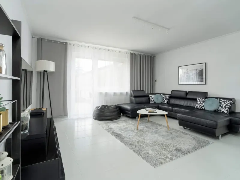 Spacious Apartment with 3 Bedrooms | Parking | Balcony – photo 1