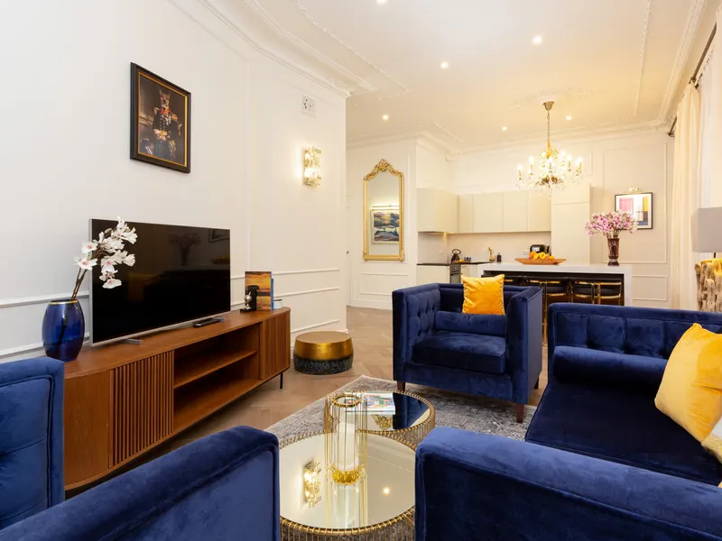Elegantes Apartment im Zentrum | 270 m zur Metro – Foto 1