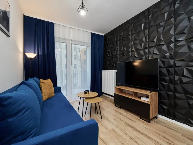 Wygodny Apartament w Centrum | Balkon i Parking – zdjęcie 1