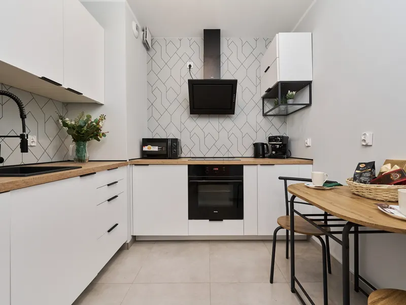 Wygodny Apartament w Centrum | Balkon i Parking – zdjęcie 3