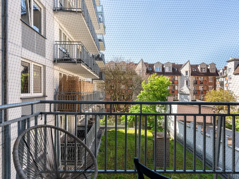 Stylish Apartment with Balcony | Parking, Workspace – photo 5