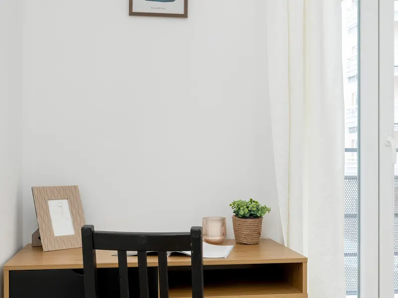 Air-conditioned Apartment | Balcony, Parking and Workspace – photo 4