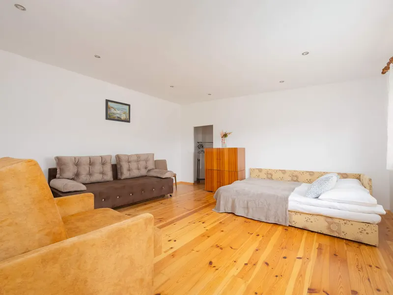 Spacious Apartment for 13 Persons | Parking and Garden – photo 2