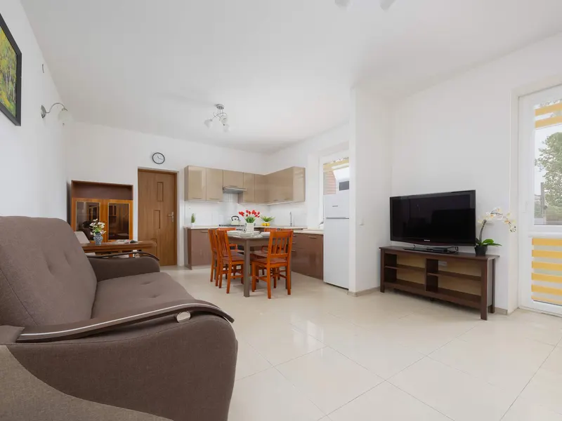 Spacious Apartment for 13 Persons | Parking and Garden – photo 4