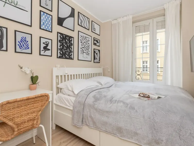 Komfortowy Apartament w Centrum | Miejsce do Pracy – zdjęcie 2