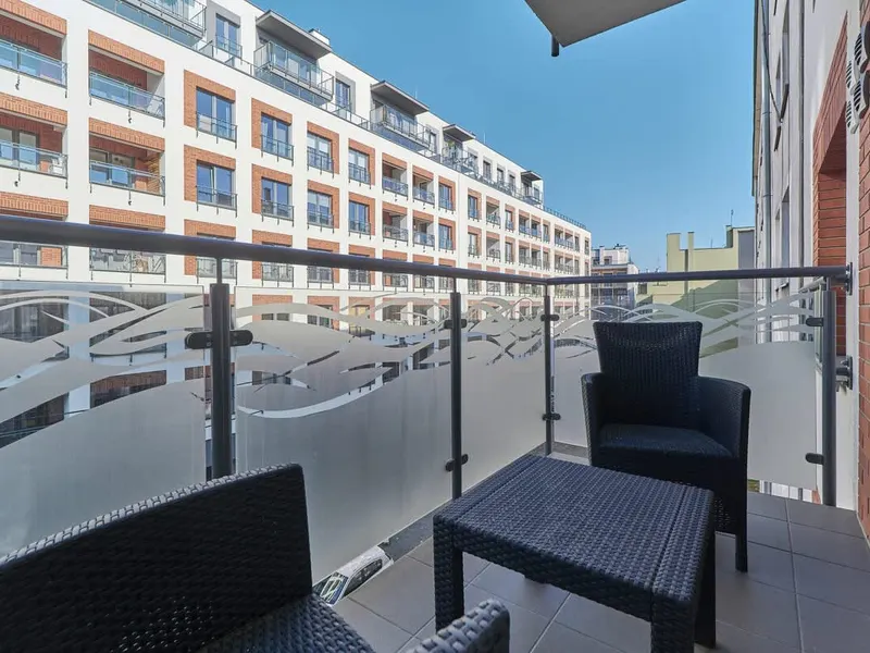 Komfortowy Apartament | Balkon i Prywatny Parking – zdjęcie 3
