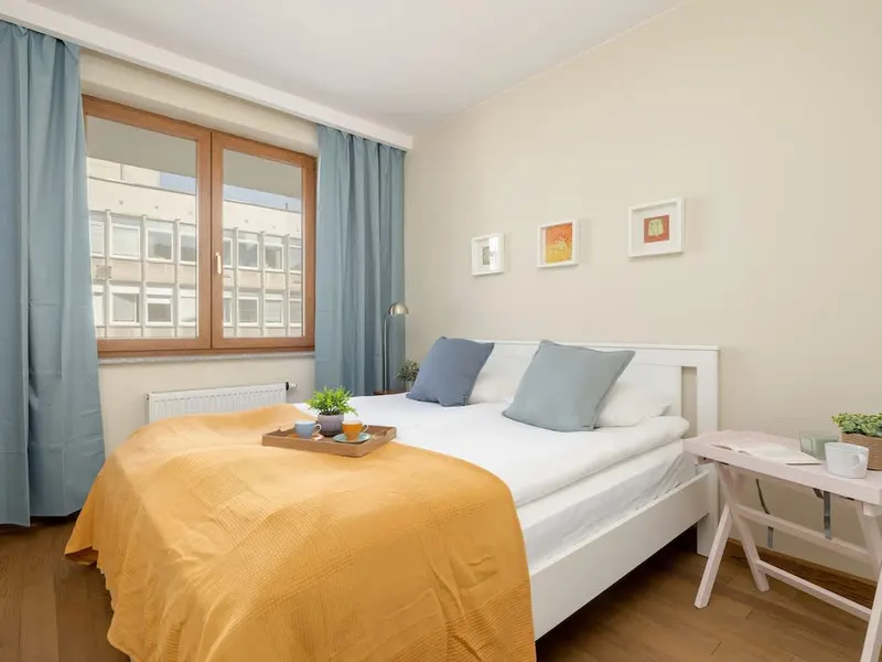 Bright Apartment in the Center | Balcony and View of the City – photo 2