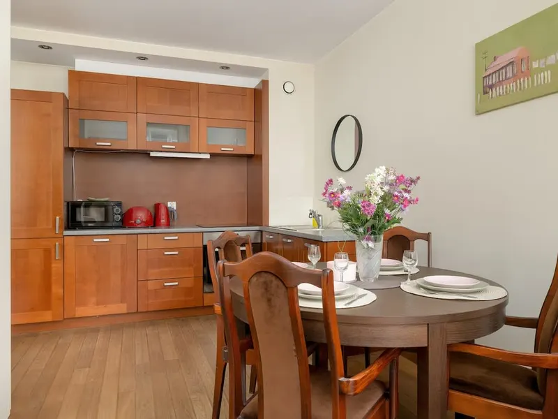 Bright Apartment in the Center | Balcony and View of the City – photo 3