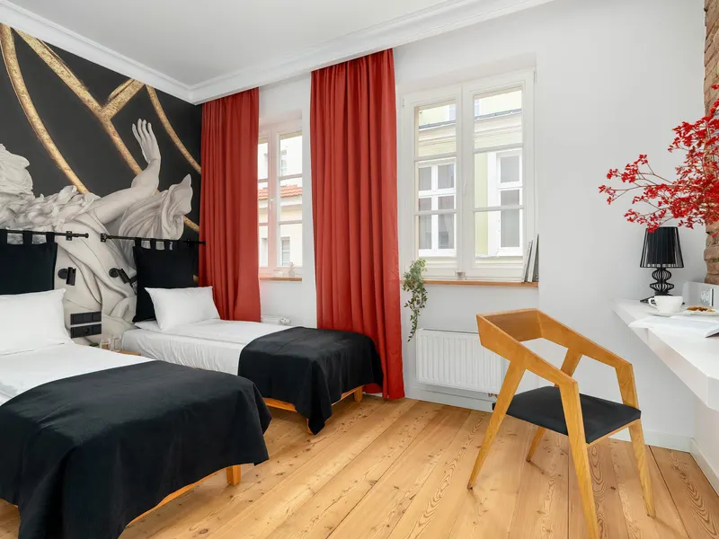 Stylowe Studio przy Rynku | Klimatyzacja i Miejsce do Pracy – zdjęcie 1