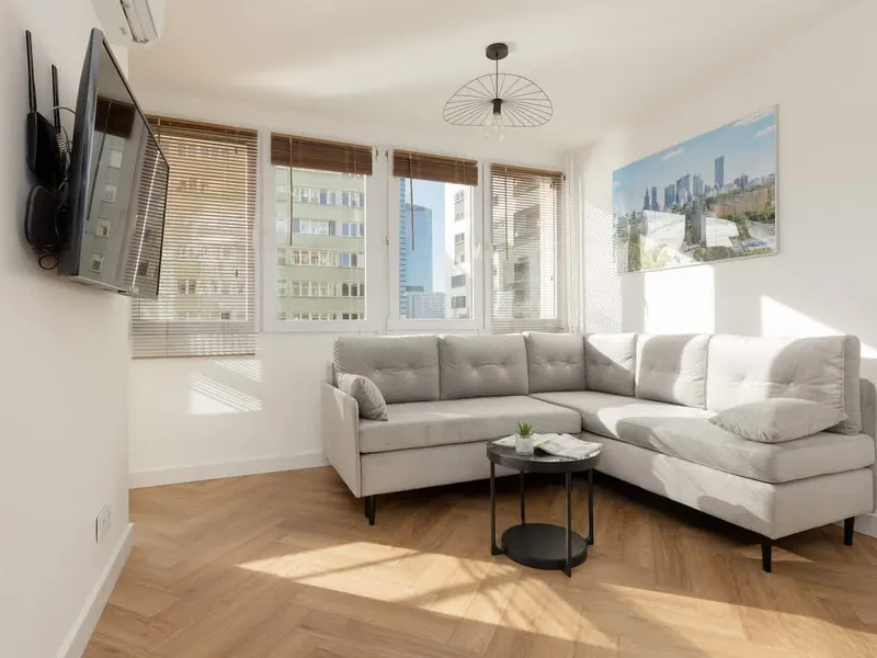 Modern Apartment in the Center | Air Conditioning and Balcony – photo 1