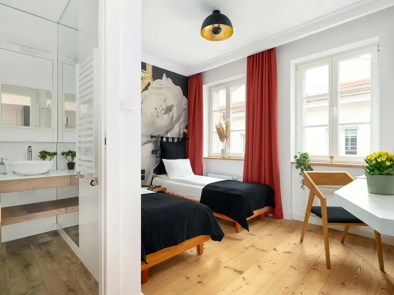 Stylish Apartment Close to the Market | Air Conditioning | Work Desk – photo 3