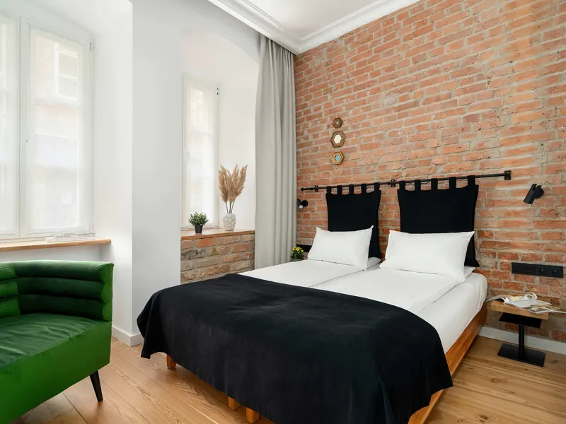 Stylish Studio with Air Conditioning | Old Market | Workspace – photo 1