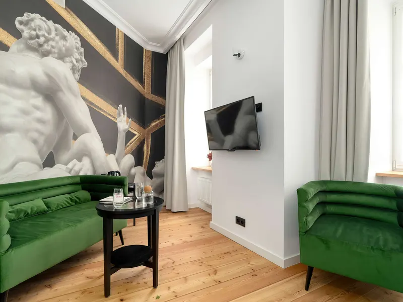 Stylish Studio with Air Conditioning | Old Market | Workspace – photo 2