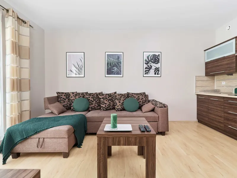 Komfortowy Apartament w Centrum | Balkon | Miejsce do Pracy – zdjęcie 1
