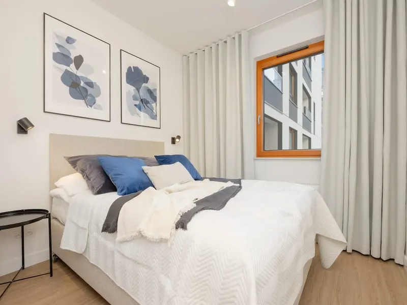 Spacious Apartment with 3 Bedrooms | Parking in Garage – photo 2