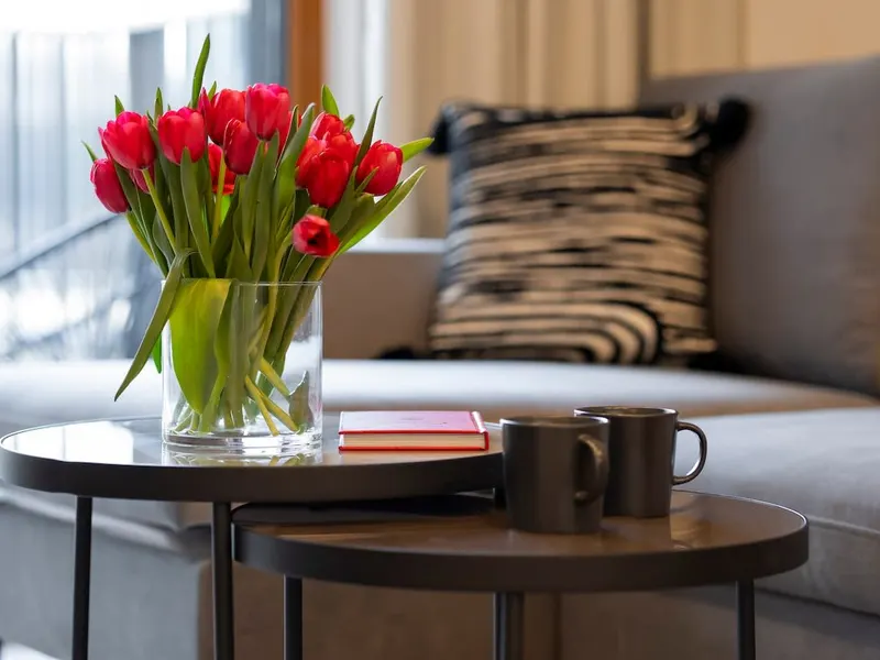Spacious Apartment with 3 Bedrooms | Parking in Garage – photo 3