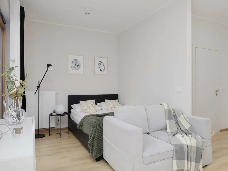 Bright Studio with a Balcony | Close to the Center of Warsaw – photo 4