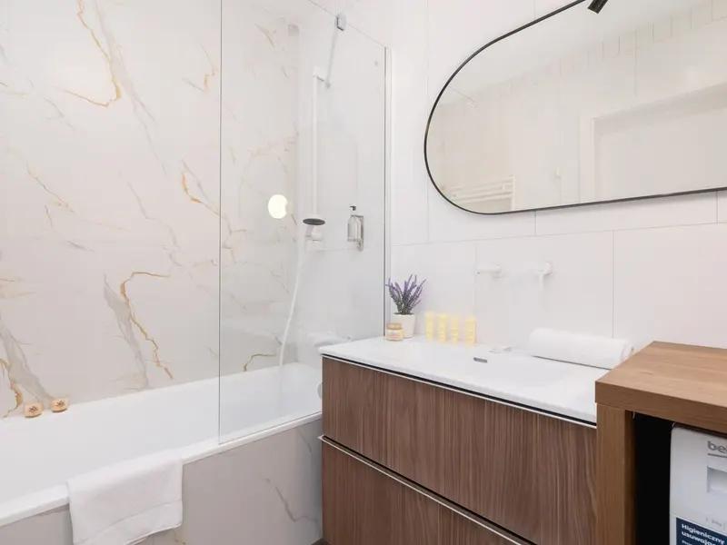 Klimatisierte Wohnung | Parkplatz und Arbeitsraum – Foto 5