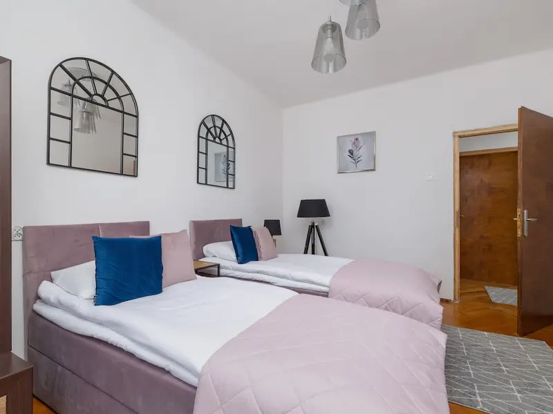 Geschmackvolle Wohnung im Zentrum | 2 Schlafzimmer | Arbeitsraum – Foto 2