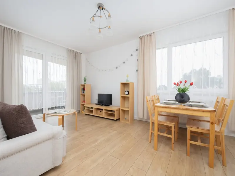 Bright Apartment with Balcony | Parking | Workspace – photo 4