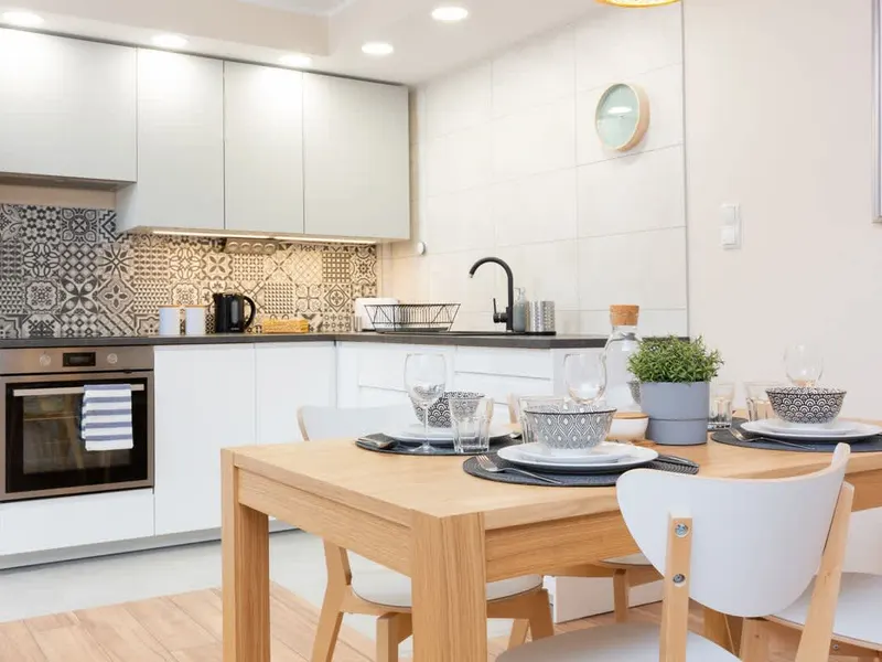 Helle Wohnung im Zentrum | Balkon und Nähe zur Metro – Foto 3
