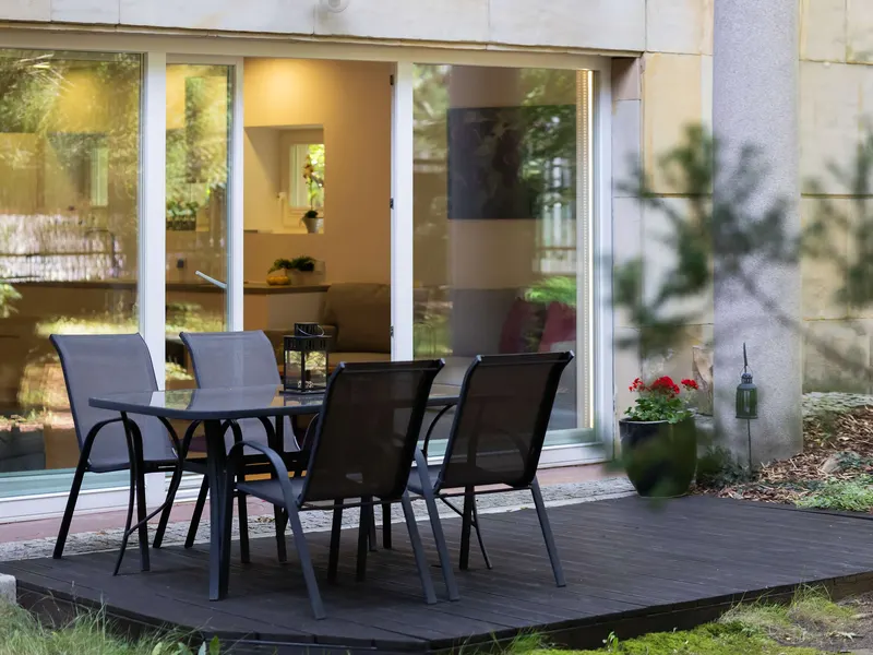 Zweistöckiges Apartment für 8 Personen | Parkplatz und Terrasse – Foto 3
