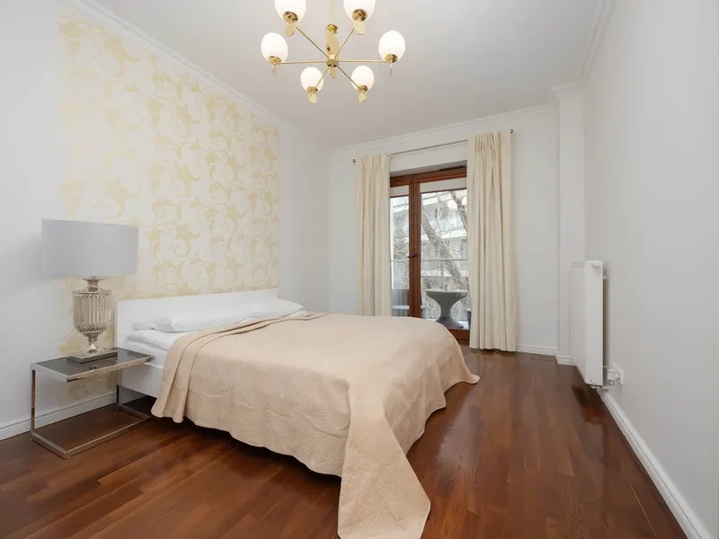Przestronny Apartament z Balkonem | Garaż | Blisko Pałacu – zdjęcie 2