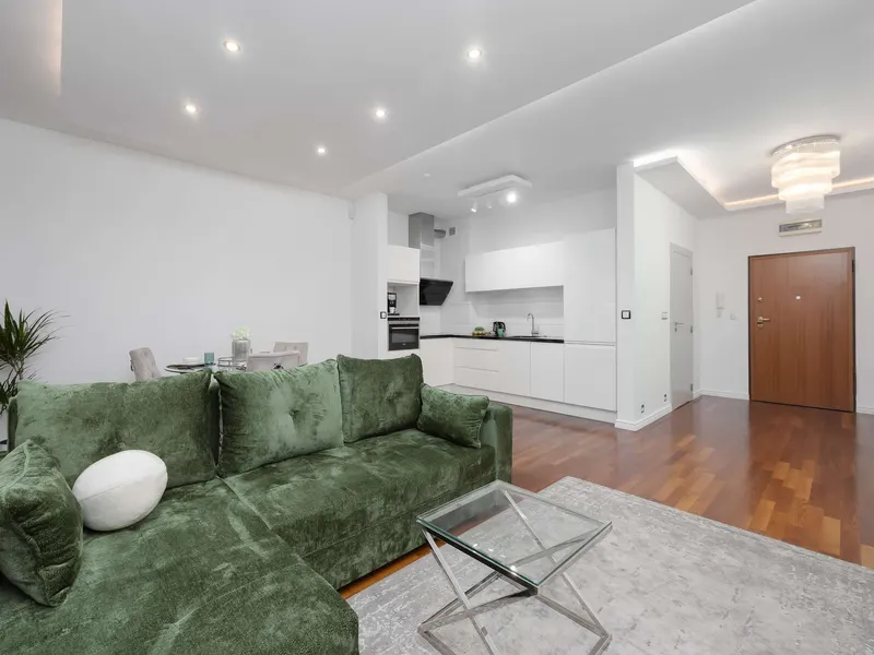Przestronny Apartament z Balkonem | Garaż | Blisko Pałacu – zdjęcie 1