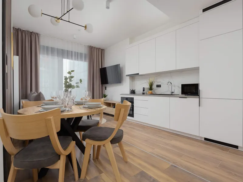 Elegantes Apartment mit Aussicht | Parkplatz, Klimaanlage, Wola – Foto 3