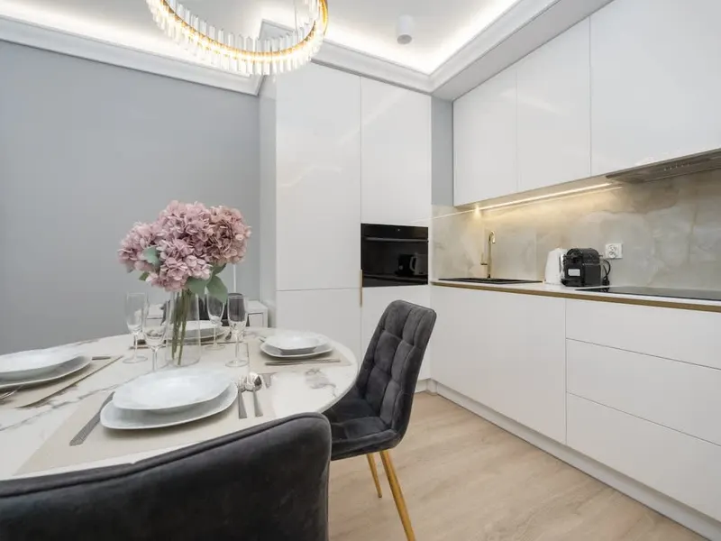 Elegancki Apartament blisko Rynku | Balkon, WiFi – zdjęcie 5