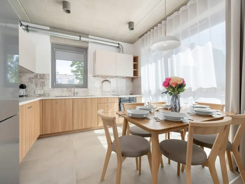 Elegantes Apartment | Klimaanlage, Balkon, Parkplatz – Foto 3