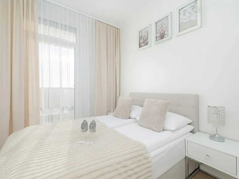 Stylowy Apartament | Basen, Parking i 250 m do Plaży – zdjęcie 2