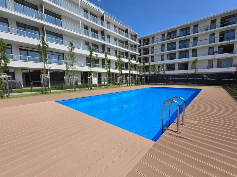 Jasny Apartament | Basen, Balkon, 50 m do Plaży – zdjęcie 3