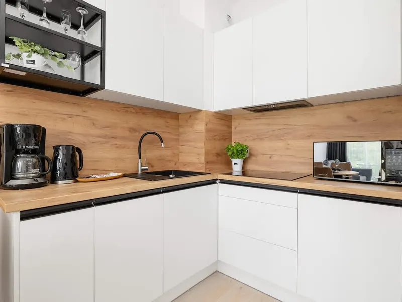 Jasny Apartament | Basen, Balkon, 50 m do Plaży – zdjęcie 4