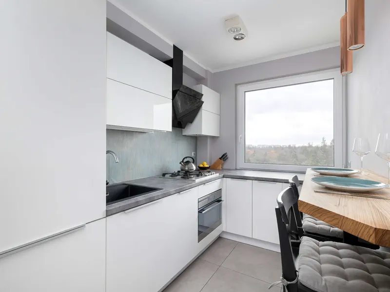 Elegant Apartment with a View | Balcony and Workspace – photo 4