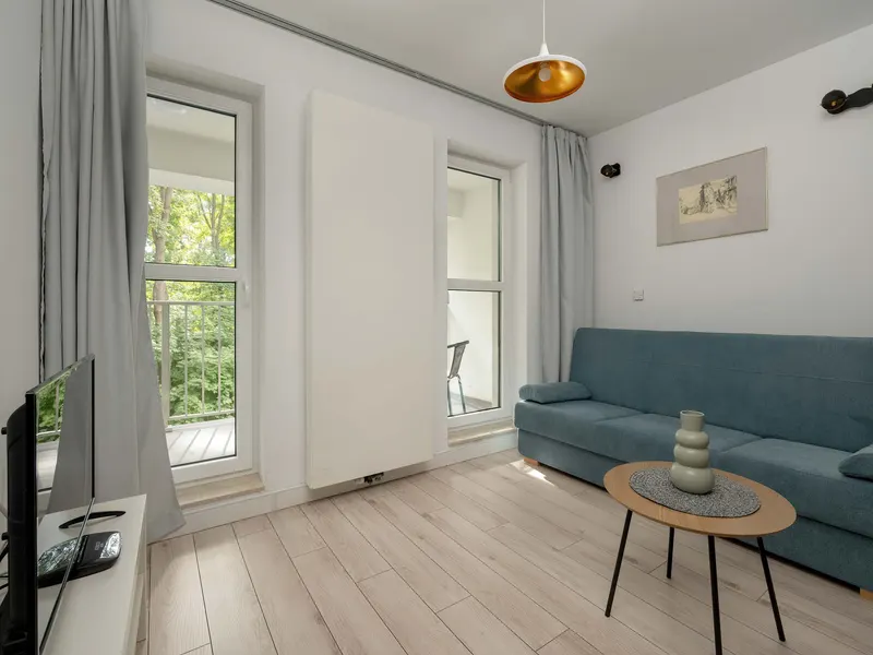 Elegancki Apartament z Balkonem | Parking | Cicha Okolica – zdjęcie 1