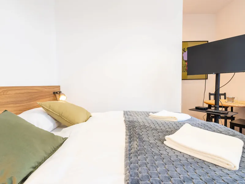 Gemütliches Studio im Stadtzentrum | Balkon | In der Nähe des Marktplatzes – Foto 3
