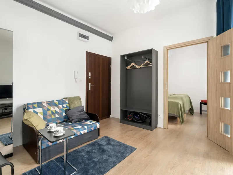Compact Apartment with Balcony | Close to Old Market Square – photo 4