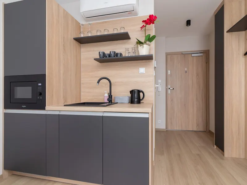 Nowoczesne Studio z Klimatyzacją | Biurko | Blisko Centrum – zdjęcie 2