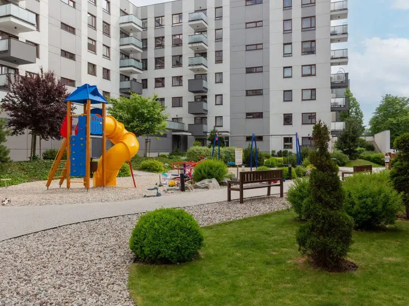 Spacious Apartment with a Balcony | Close to the Airport – photo 5