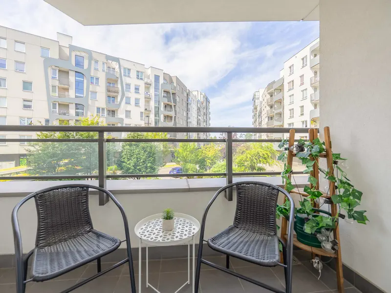 Modern Apartment | Parking, Balcony, close to Airport – photo 4