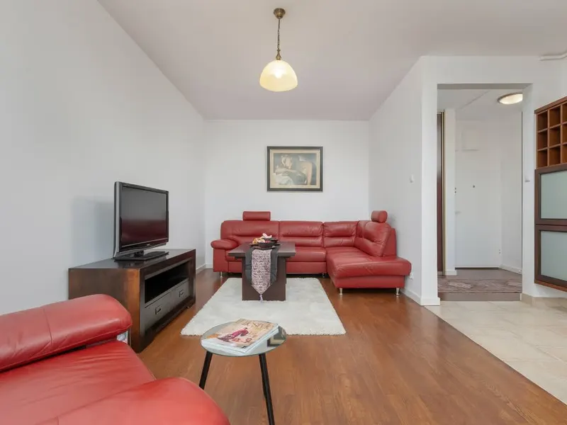 Gemütliche Wohnung | Flughafennähe, Parkplatz, Balkon – Foto 1